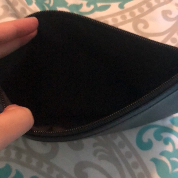 VS make up bag - Picture 3 of 3